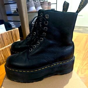 Platform Doc Martens- purchased in 2022 and only worn 3x. Small scuff in right